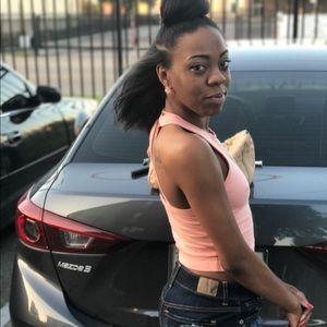 Meet your Posher, Dominique