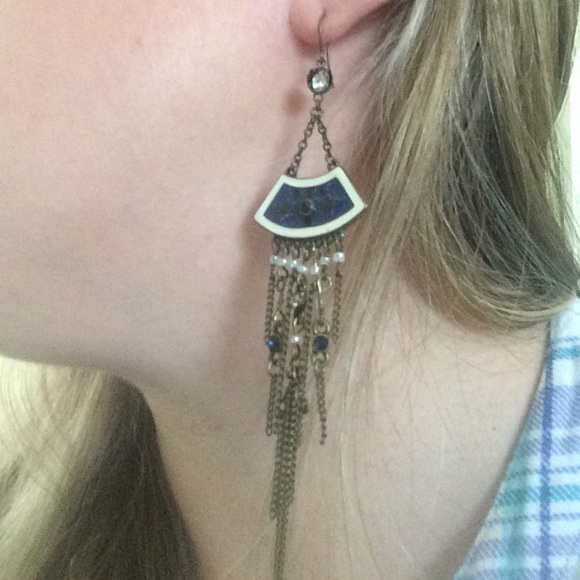 Navy blue and white chandelier earrings - Picture 2 of 4