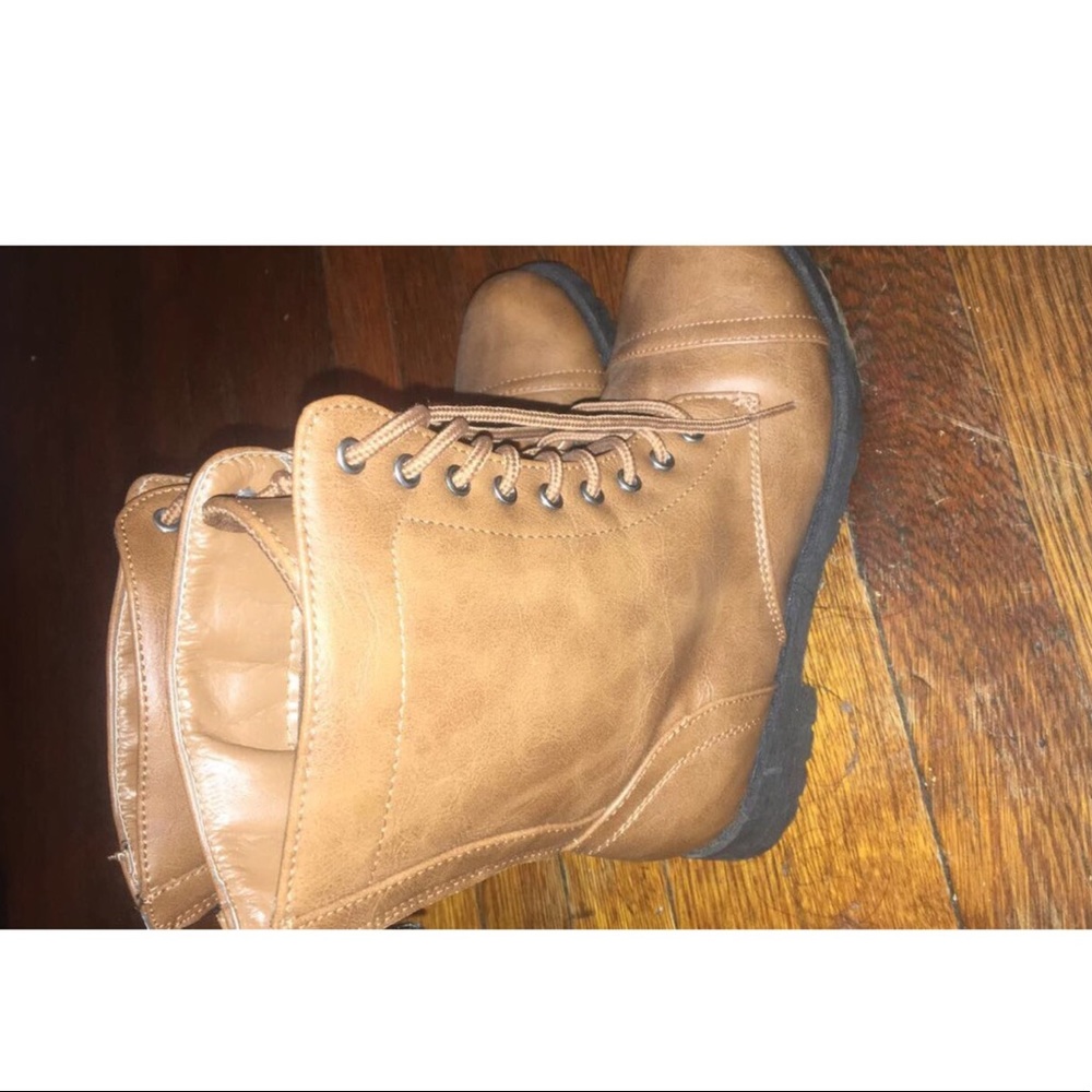 Boots - Picture 2 of 5