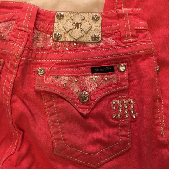 Miss Me Pink Crops - Picture 2 of 3