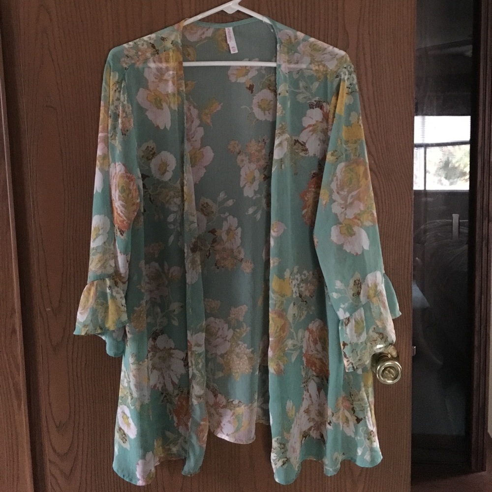 Xhilaration kimono