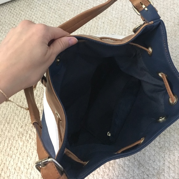 Shoulder bag - Picture 3 of 3