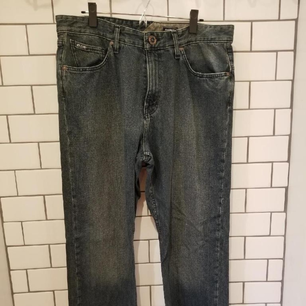 Volcom men size 36 x 32,