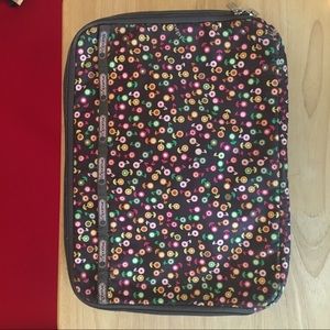 LeSportsac laptop case; fits my 13" MacBook Pro