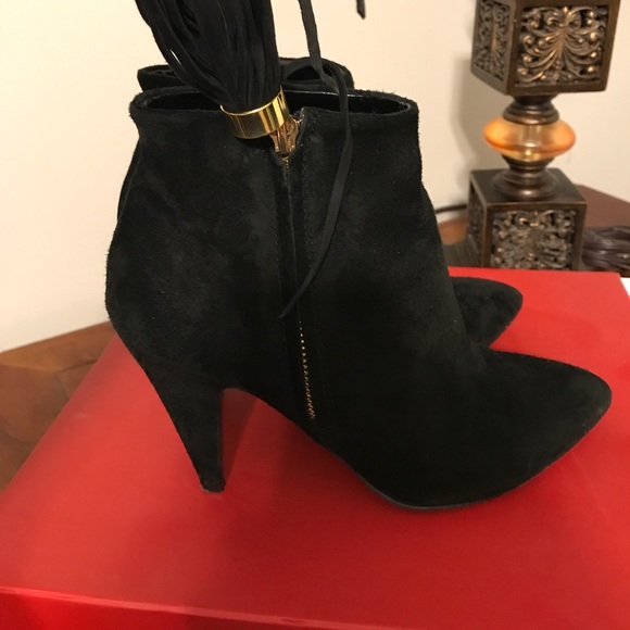 Shoes - Picture 2 of 4