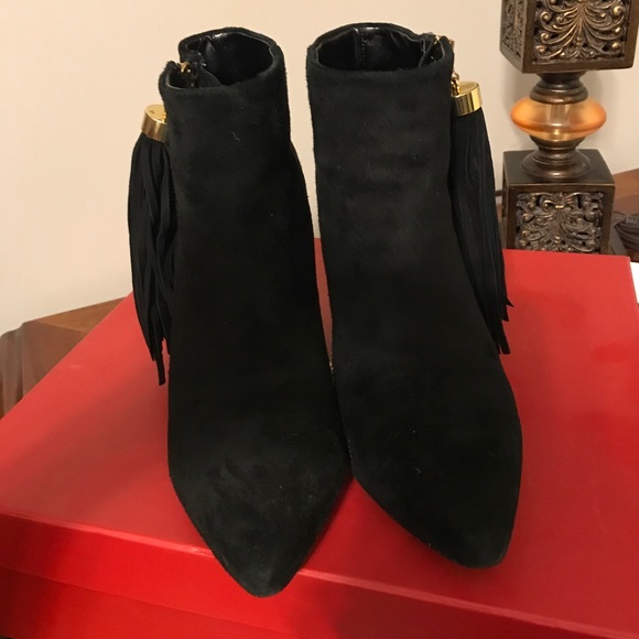 Shoes - Picture 3 of 4