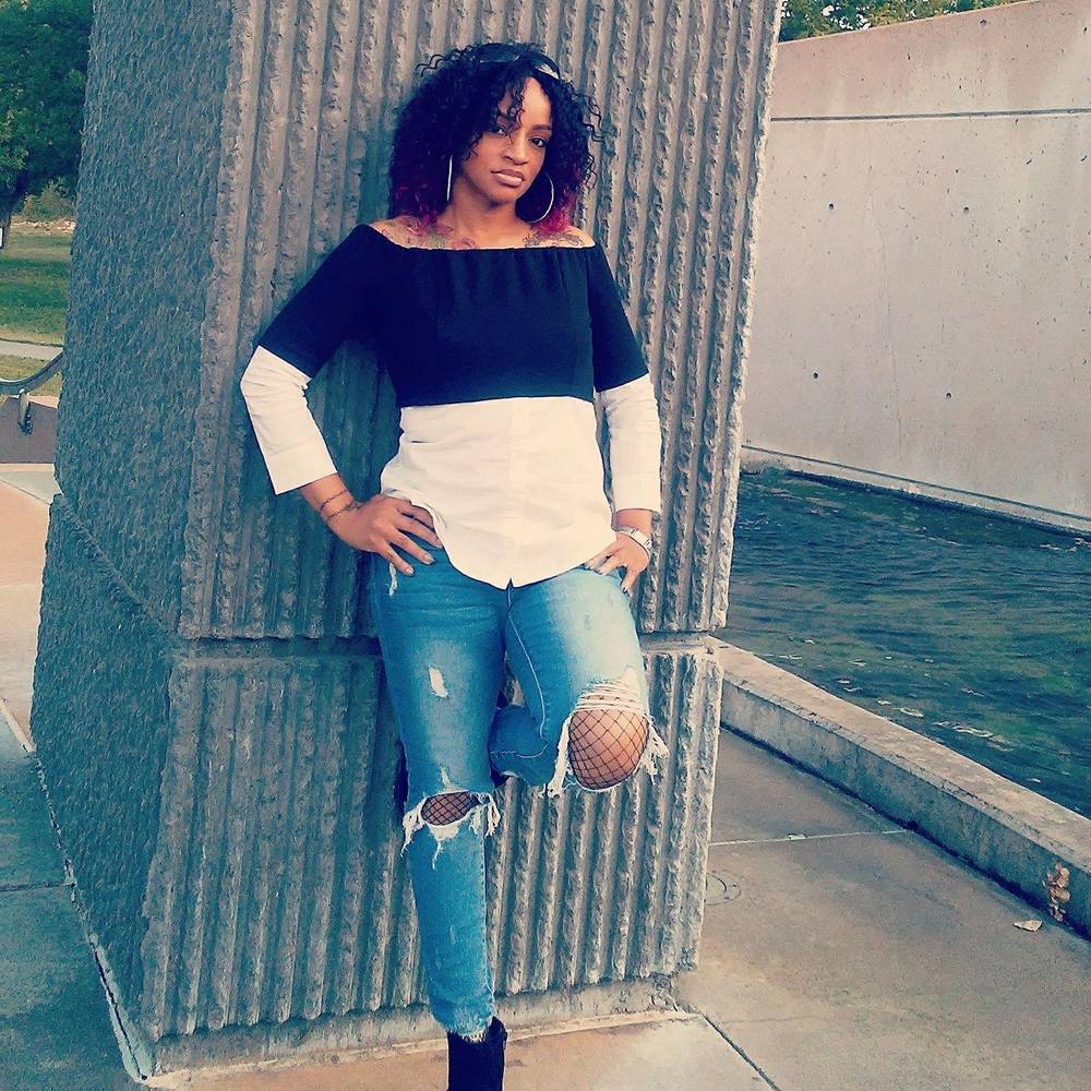 Meet your Posher, Danae