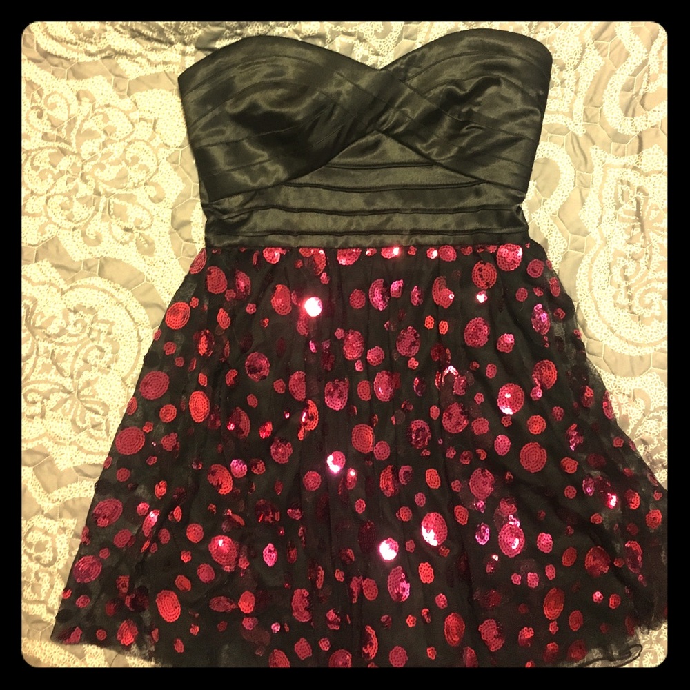 Retro strapless dress size 9. Worn once, like new!