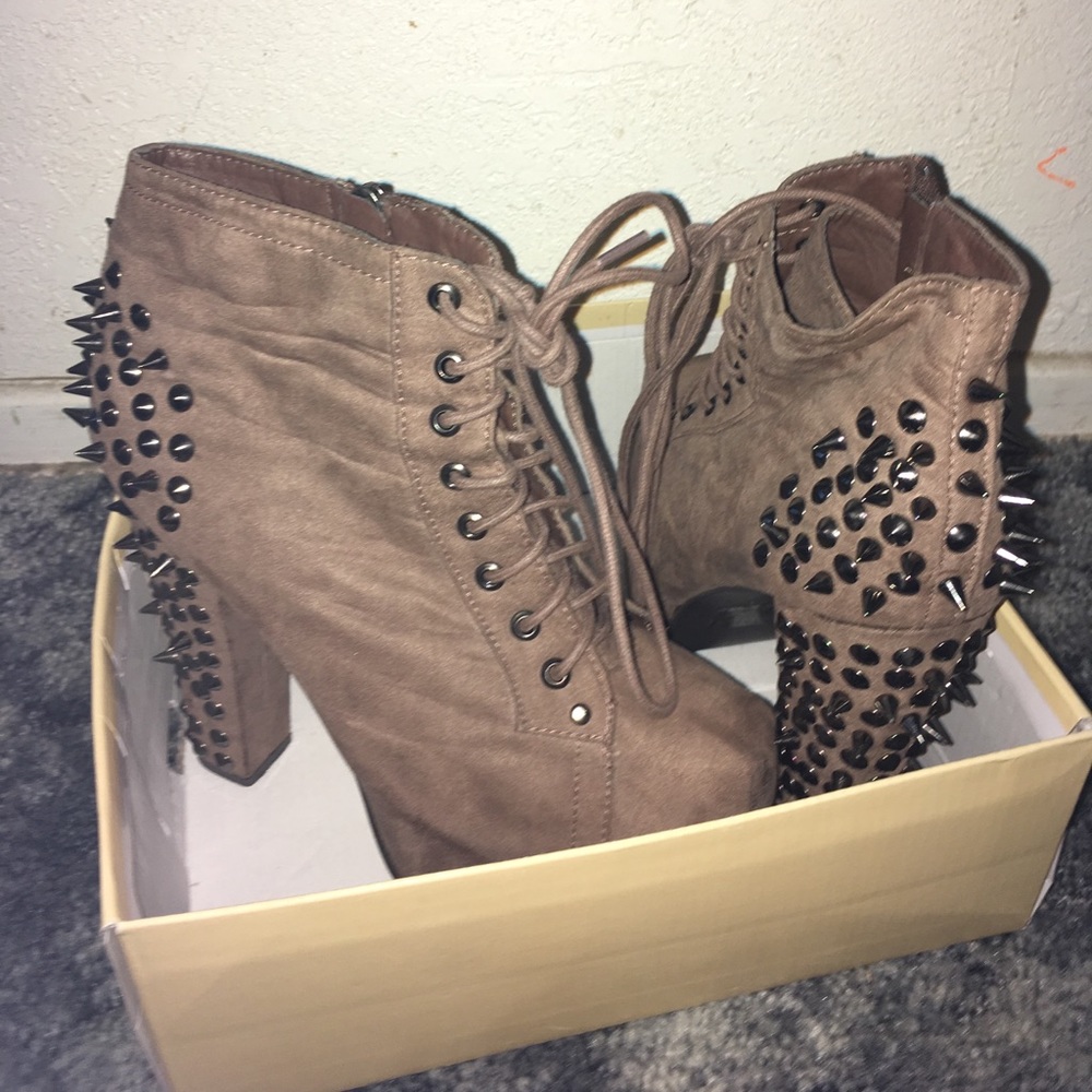 High heel booties