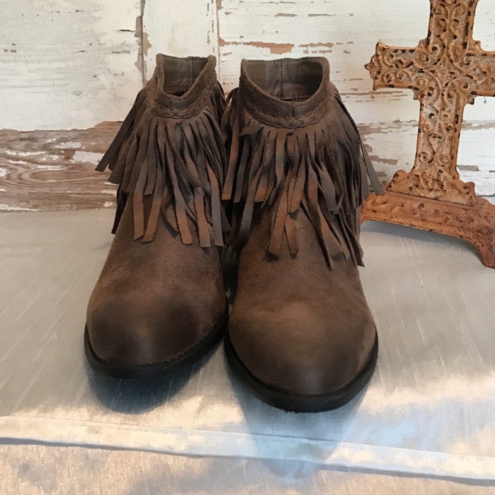 Last pair Size 6 🍁Host pick🍁Brown fringe booties - Picture 5 of 7