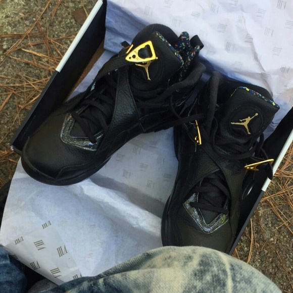 Athletic_Shoes