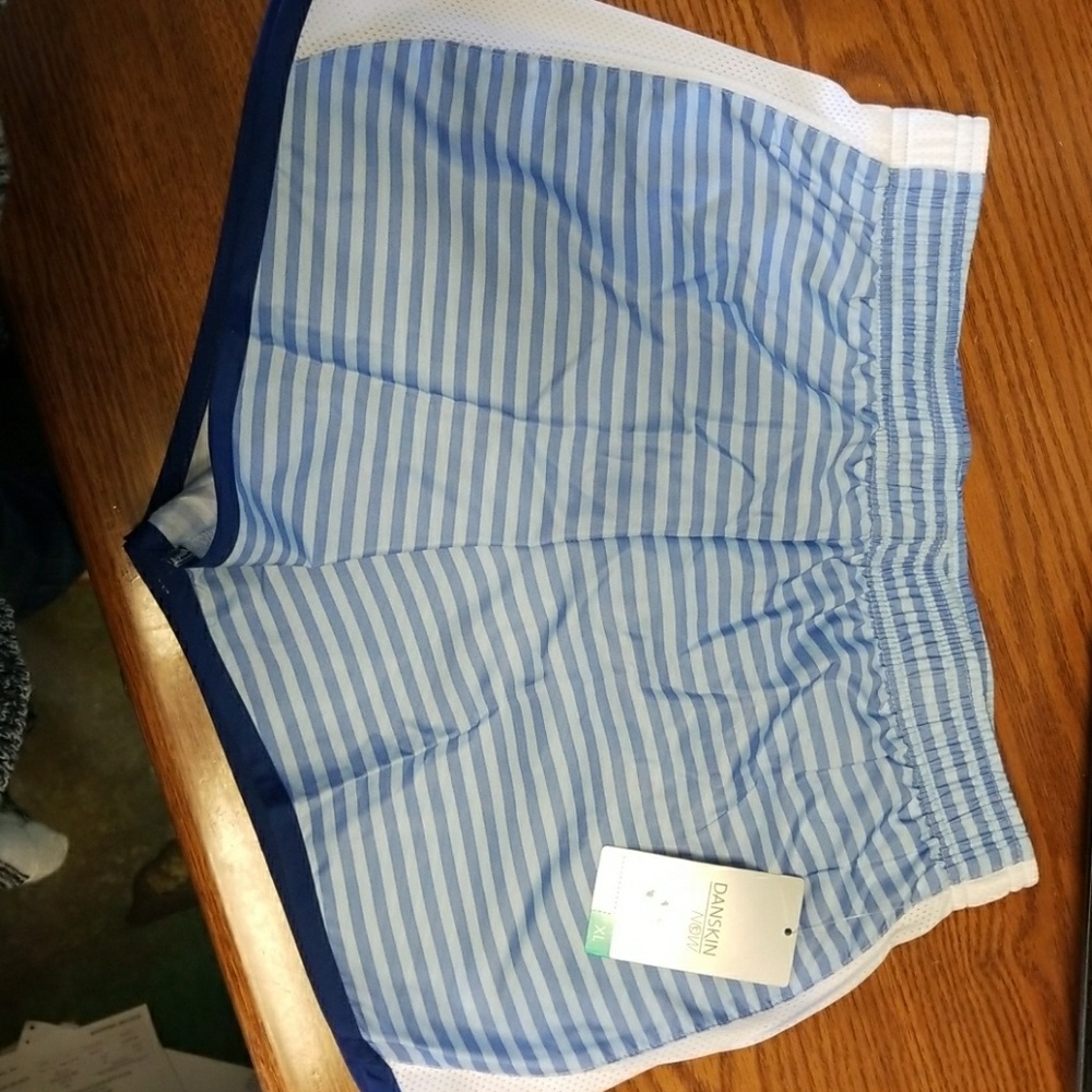 Danskin Now Girls XL 14-16 Short- NEW
