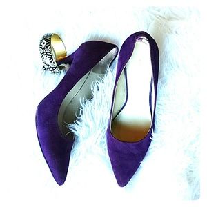 Gorgeous purple suede pumps!