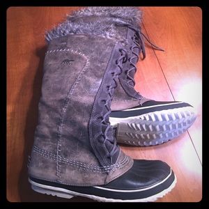 Women's leather / fur  Sorels size 9