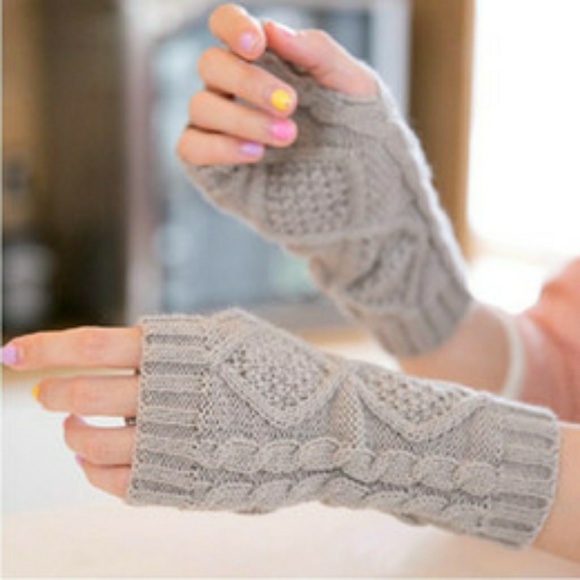 Diamond Knit Hand Warmers - Gray - Picture 2 of 5