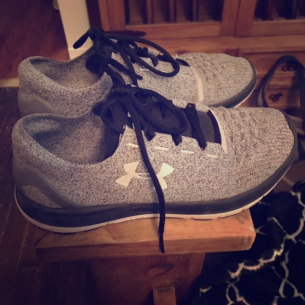 Under armor tennis shoes