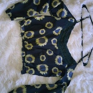 Daisy print crop top