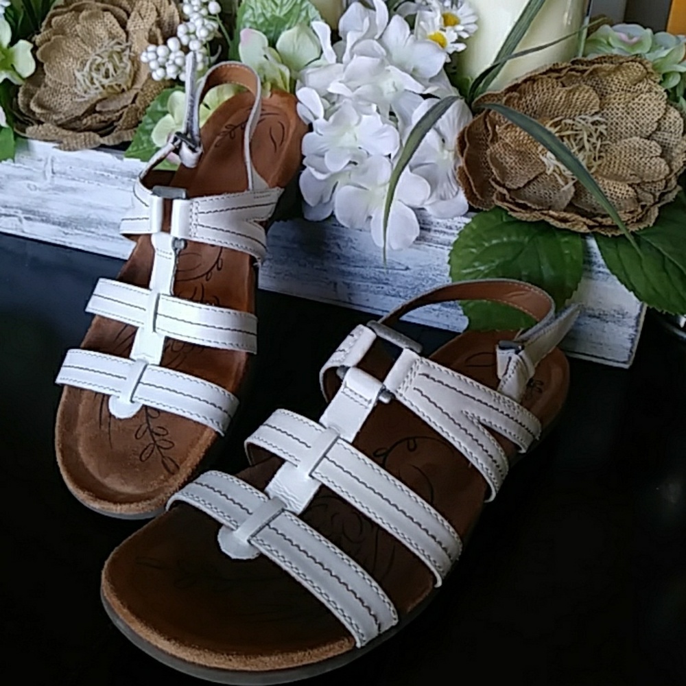 Naturalizer sandals