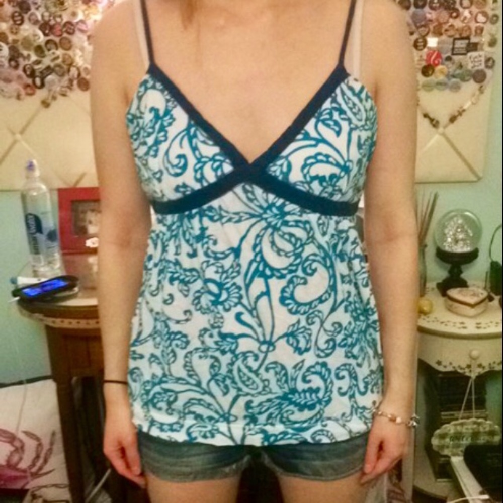Blue & White Floral Tank Top 🌼