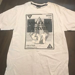 Men’s Volcom stone graphic shirt size medium
