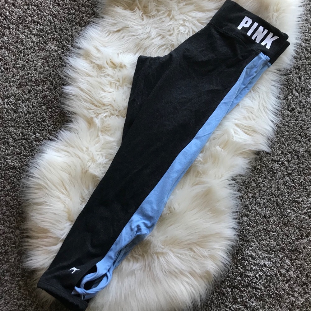 ⛔️SOLD⛔️.       PINK from Victoria secret leggings