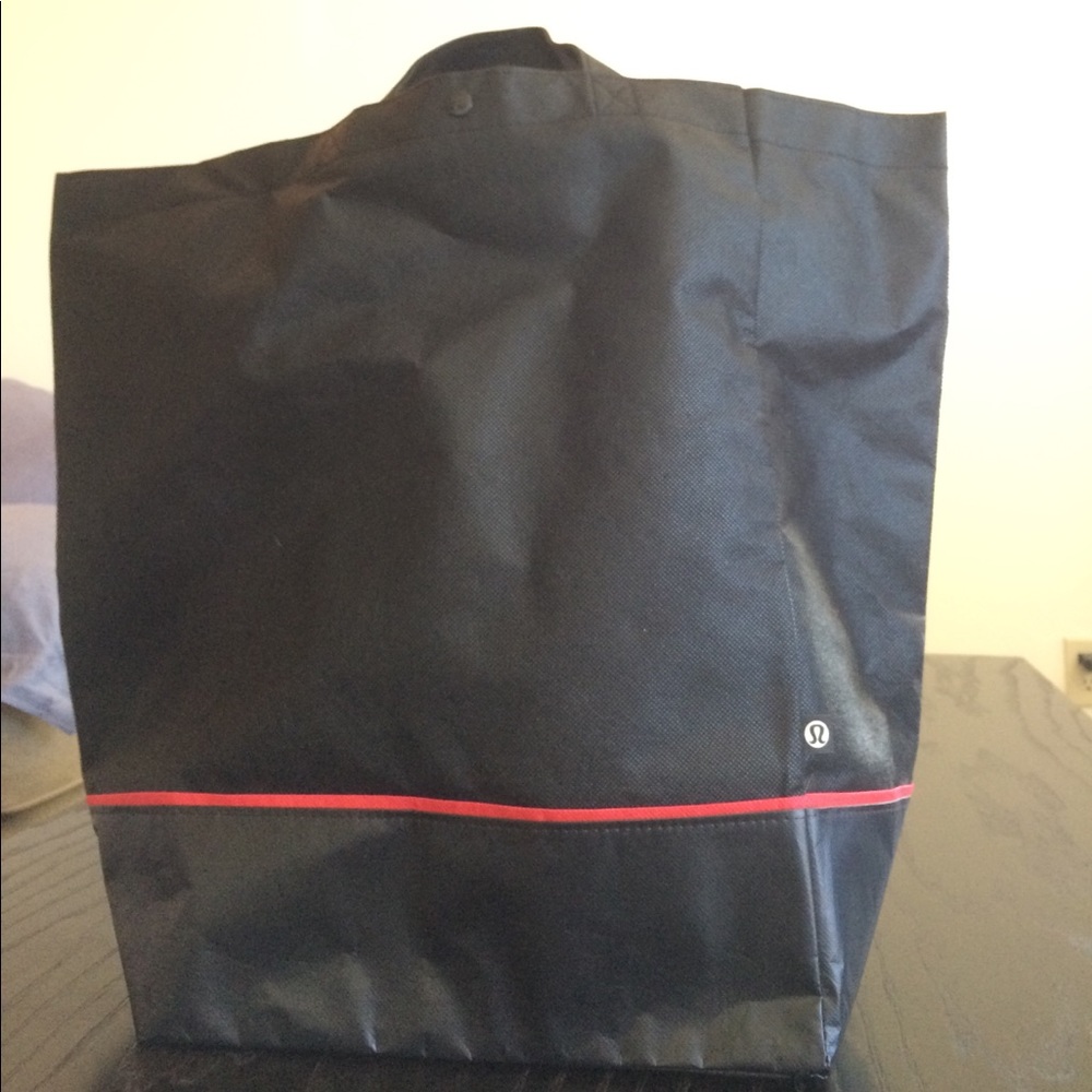 Lululemon bag