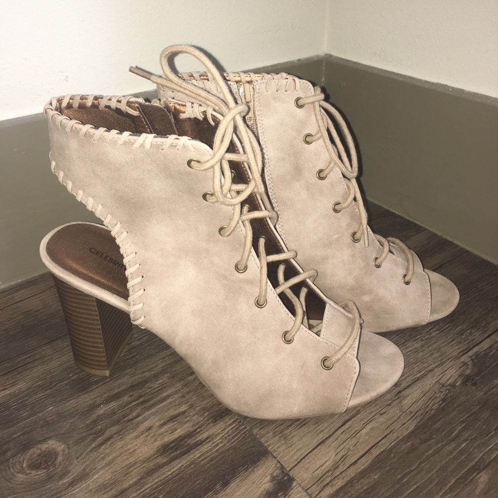 Woman’s Open toe booty