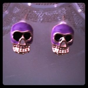 🆕 $20/ BUY2=$30 18k GOLD & ENAMEL SKULL EARRINGS