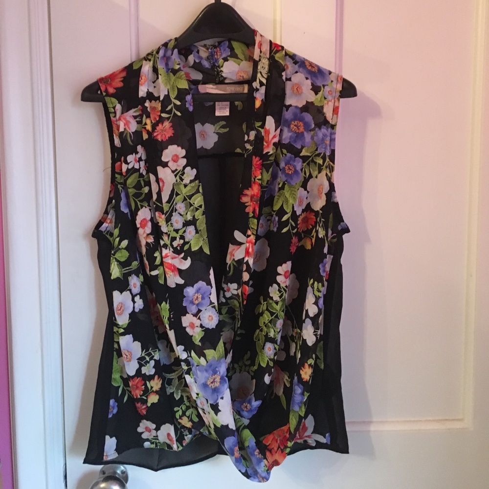 Forever 21 floral deep cut tank