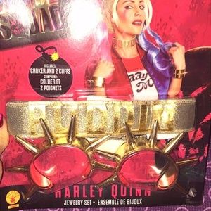 ! Harley Quinn Jewlery Set!