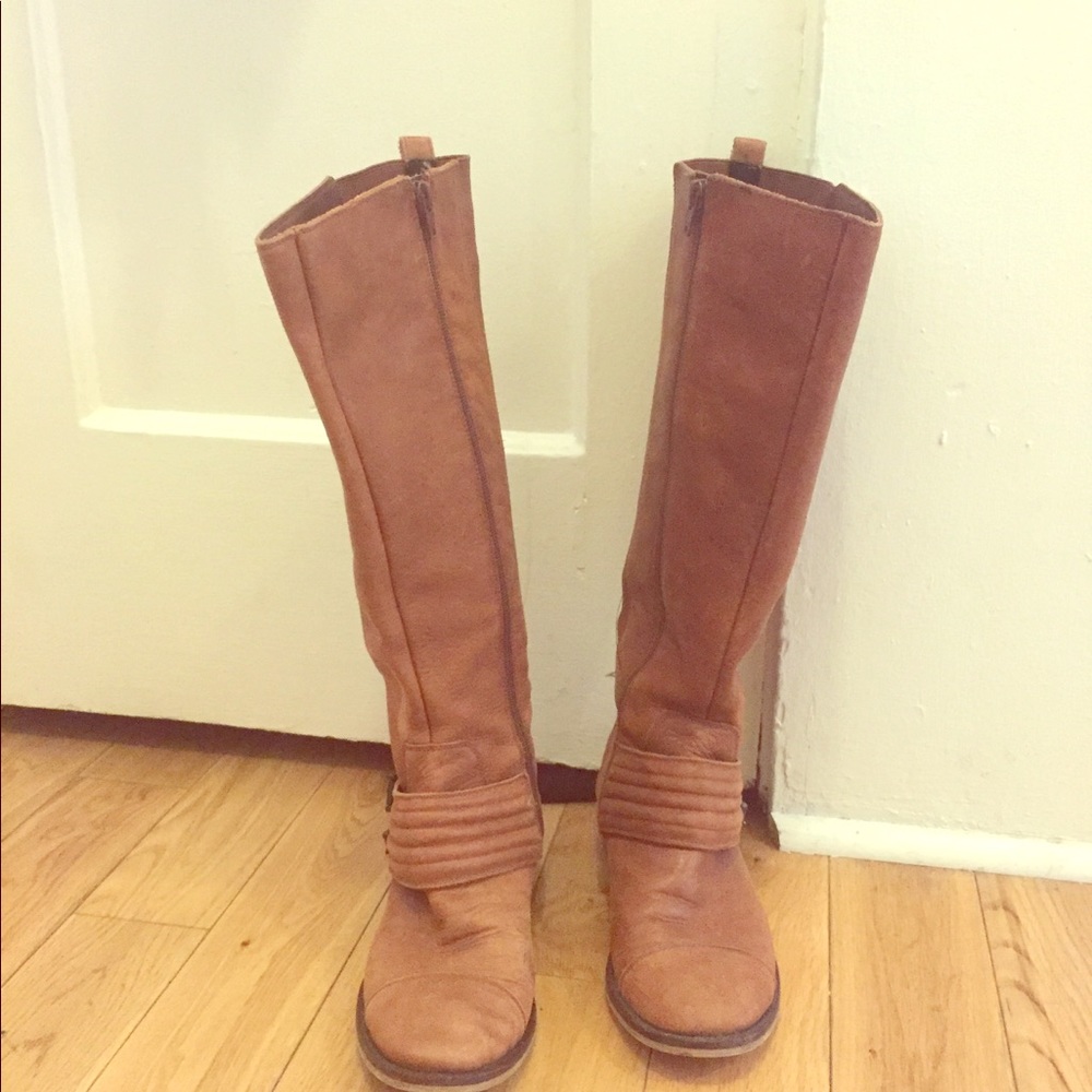 Jessica Simpson brown leather zip up boots