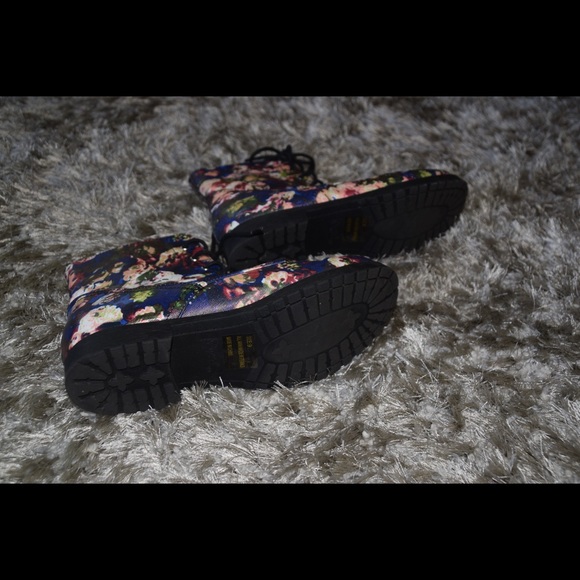 🔴  SALE 🔴 Qupid floral combat boots - Picture 4 of 4