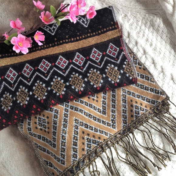 Anthropologie Accessories - Anthropologie Aztec Print Fringed Hem Scarf