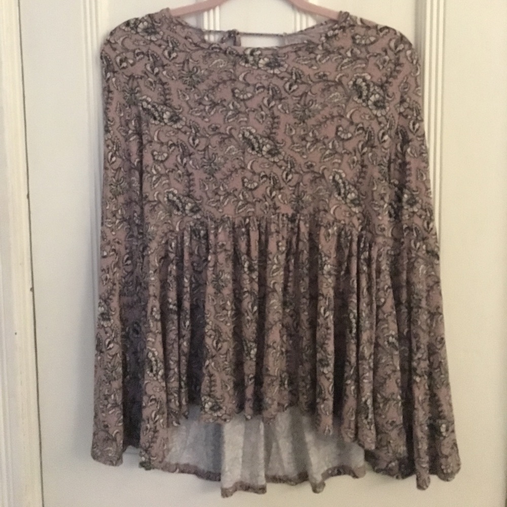 Open back, cold shoulder top from American eagle