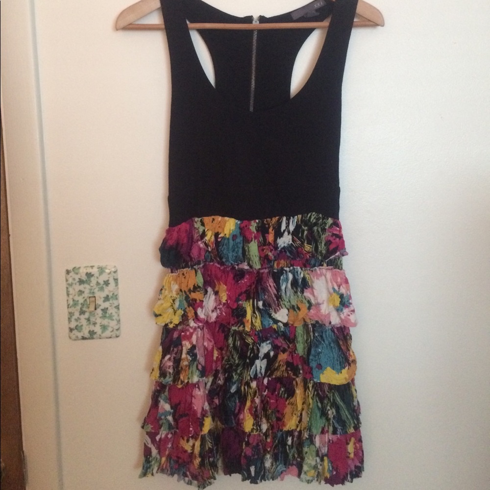 Super cute sundress with back zipper
