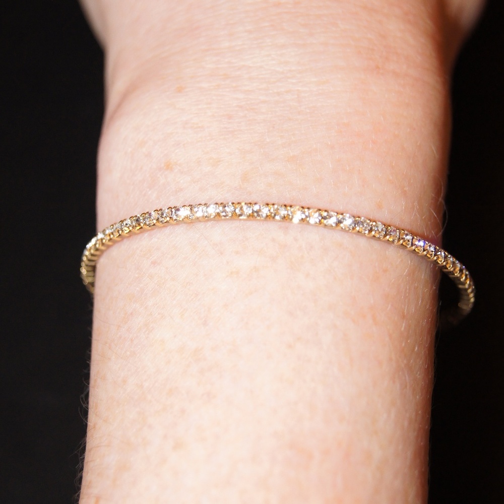 NIQUEA Flexible, Delicate Crystal, gold bracelet