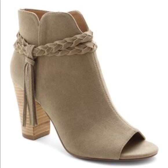 XOXO Shoes - New In Box -peep toe booties