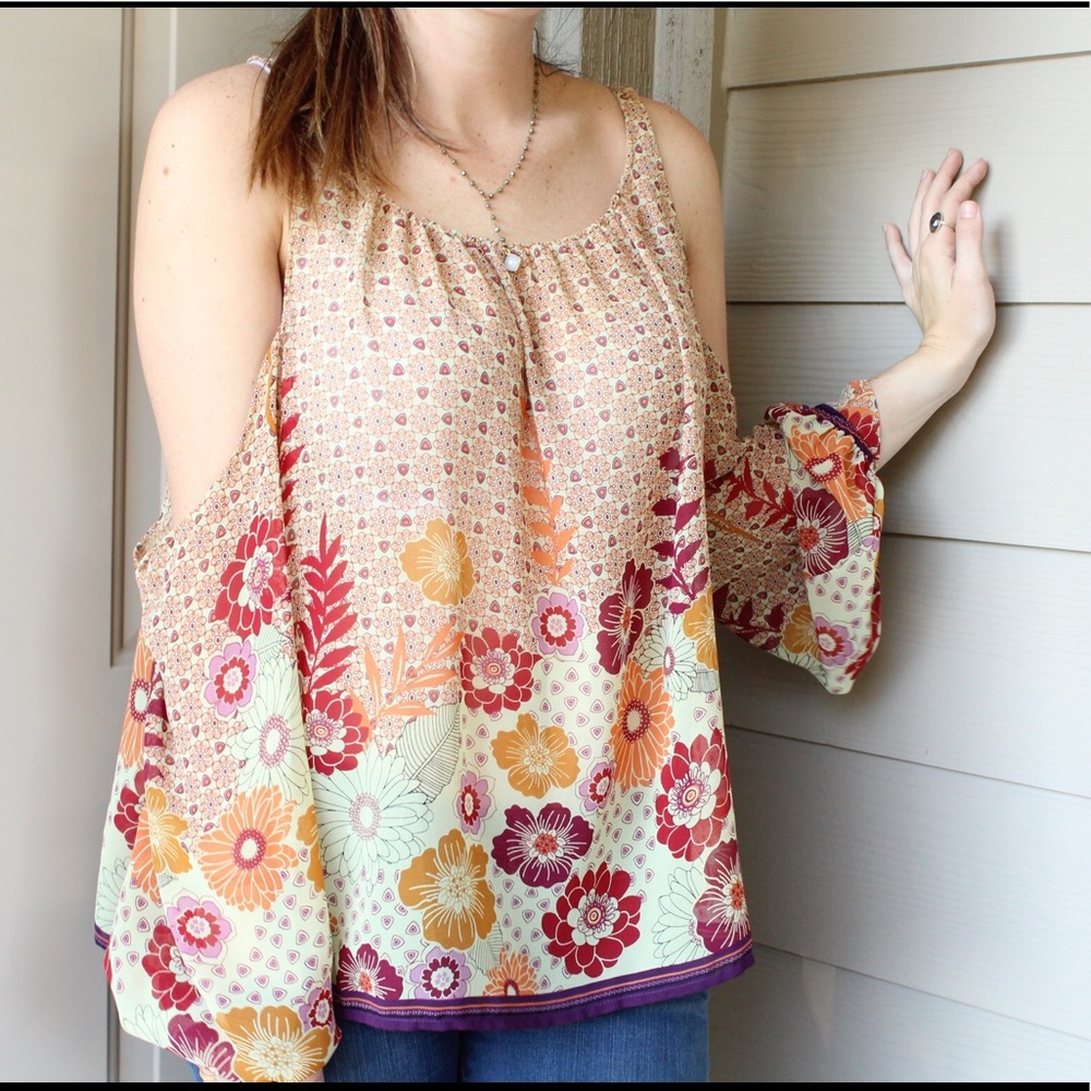 Cold Shoulder Top - Picture 2 of 2