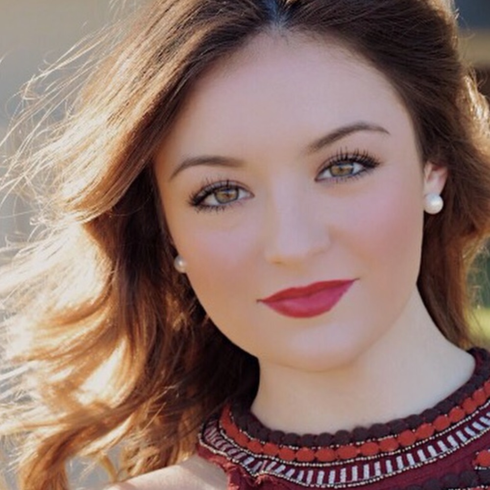 Meet your Posher, Chloe