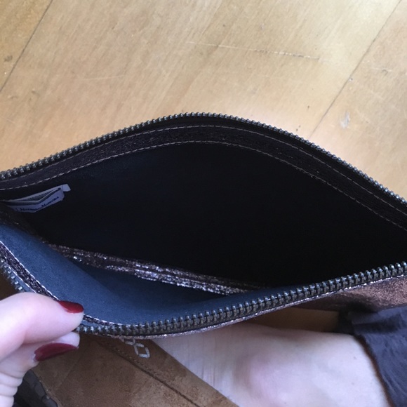 Marc Jacobs rose gold metallic clutch - Picture 3 of 4