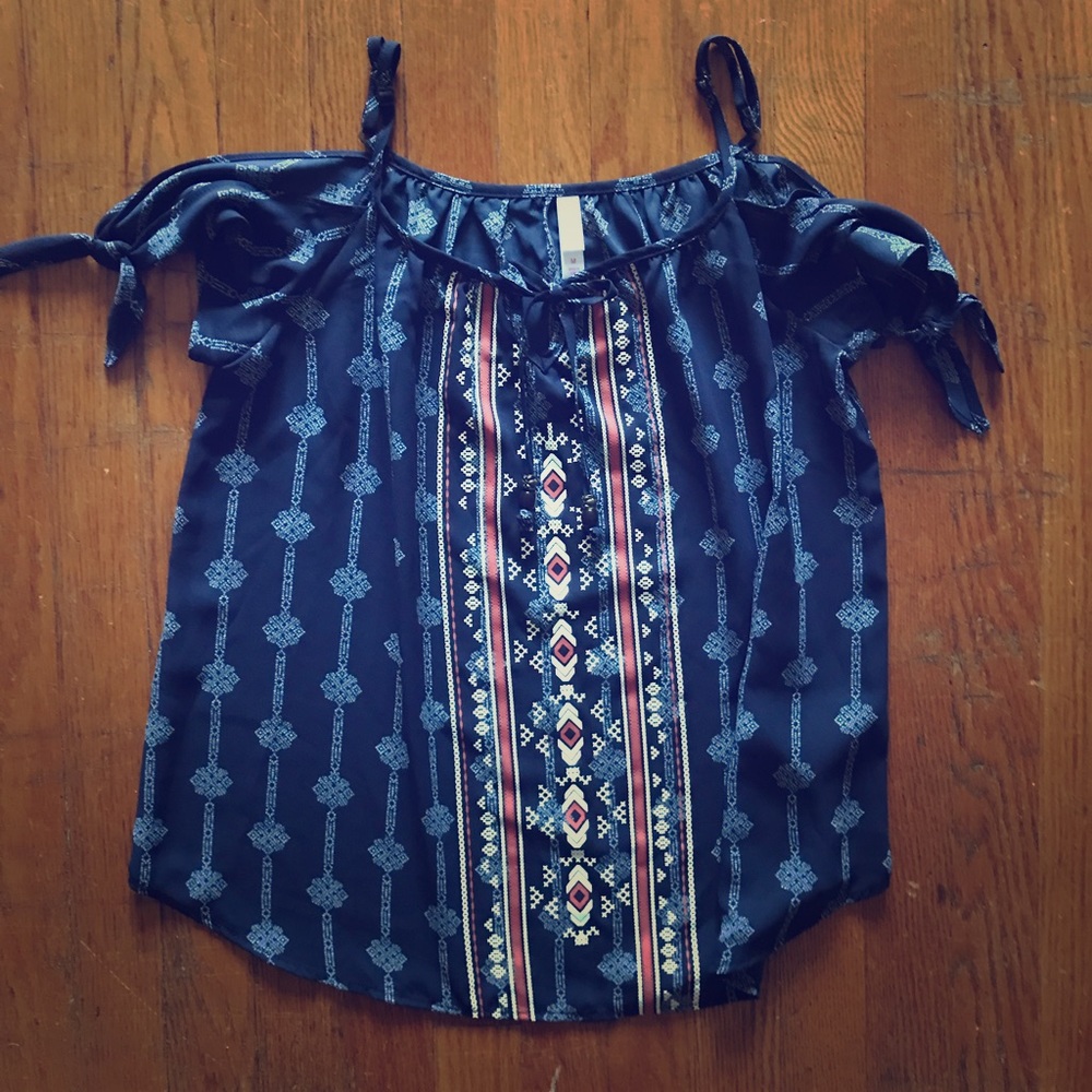 Thin strap loose top