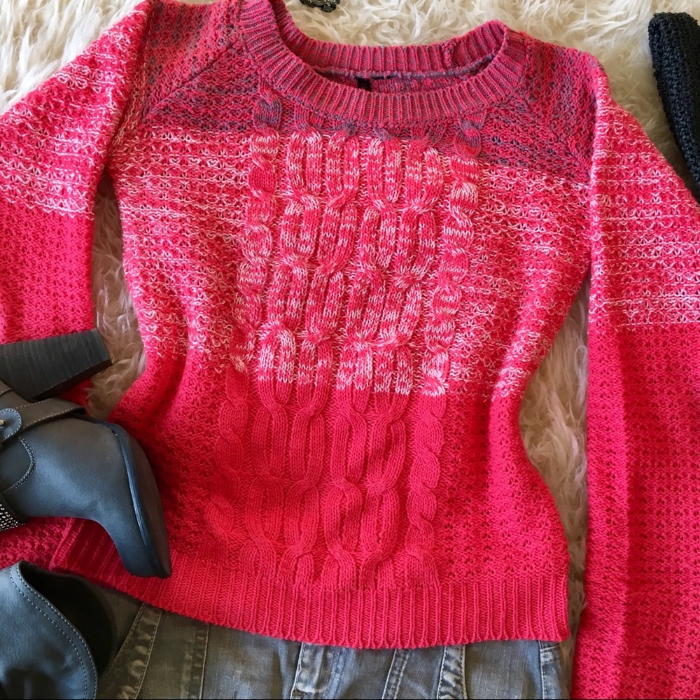 ❤️ Multi-color Red Sweater ☃️ - Picture 2 of 8