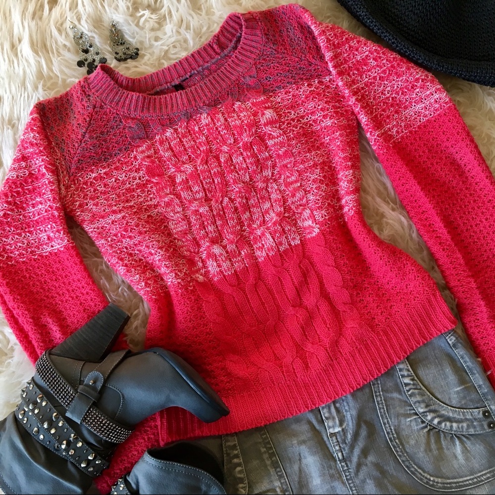 ❤️ Multi-color Red Sweater ☃️