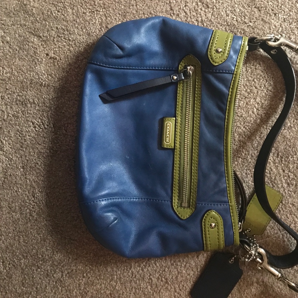 Cross body adjustable strap coach bag