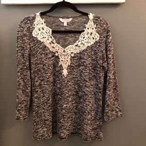 Salt and pepper sweater with lace details