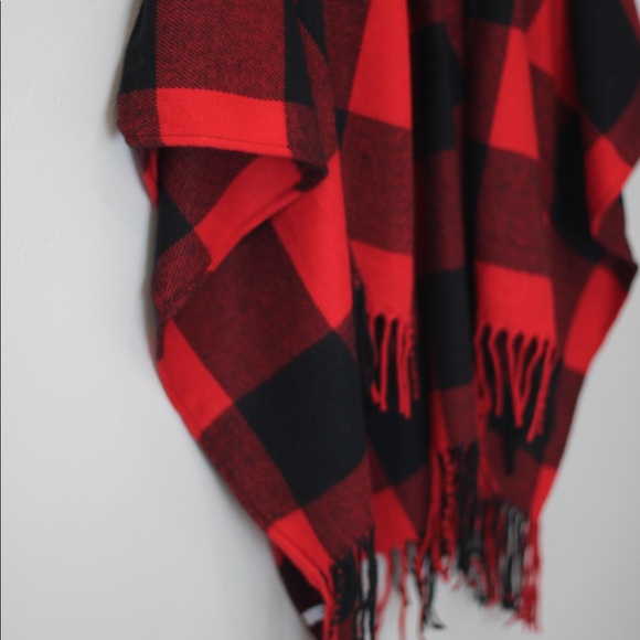 LAST ONE! Plaid Poncho Red/Black - Picture 4 of 8