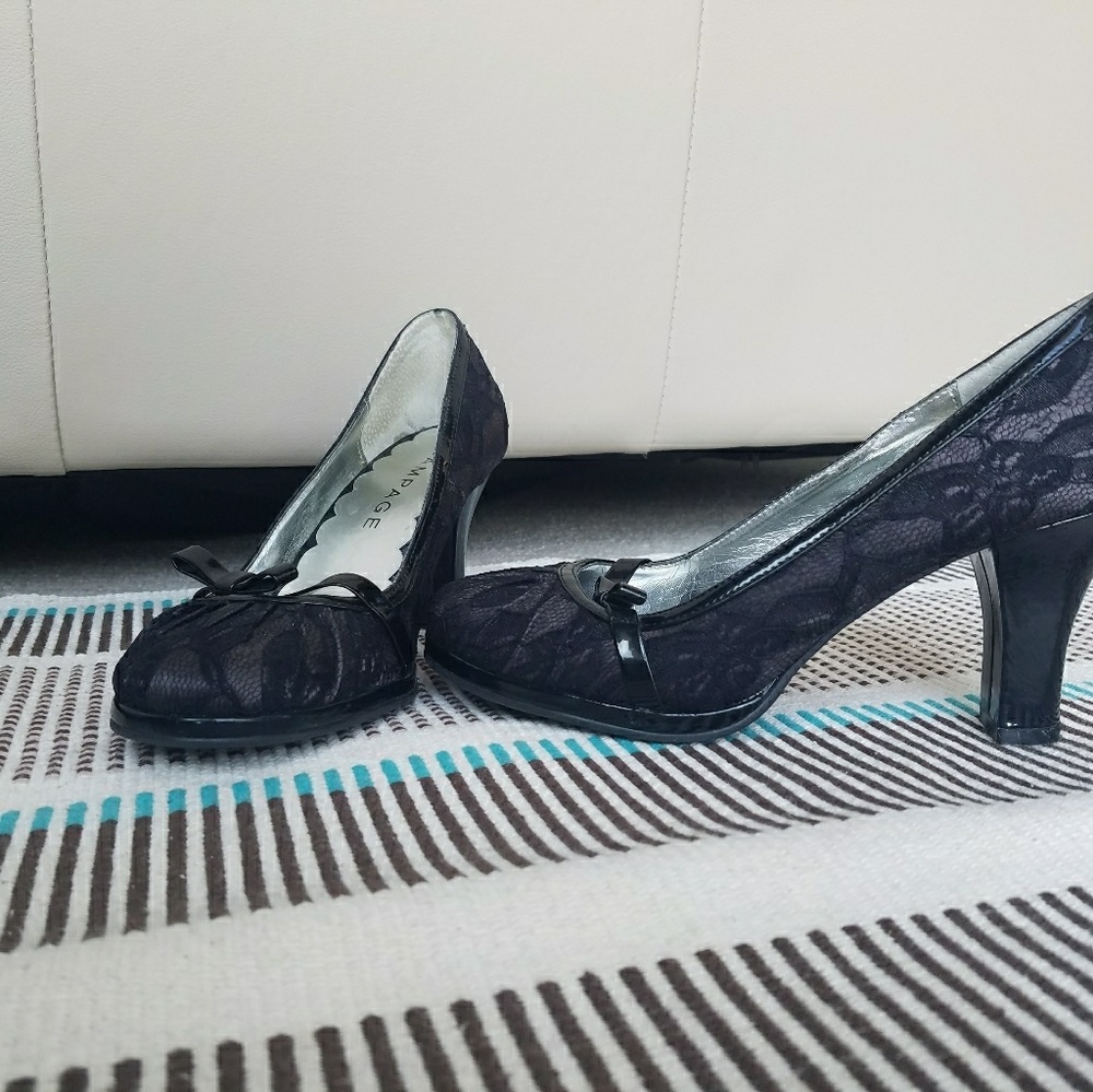 Lace vintage style heels