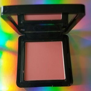 Buxom blush in Breathless