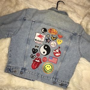 ✩VINTAGE✩ JEAN JACKET WITH PATCHES!