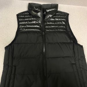 AEO Black Puffer Vest